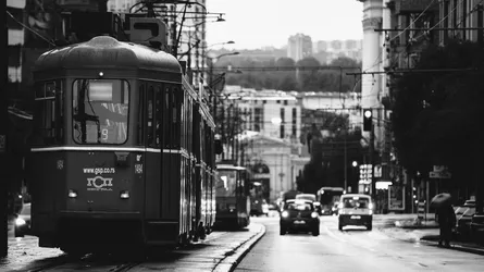 Nokia E6: Между домом и чужбиной