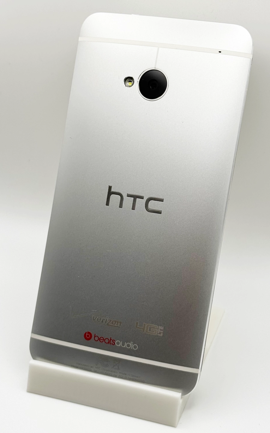 HTC One M7 — фото 2