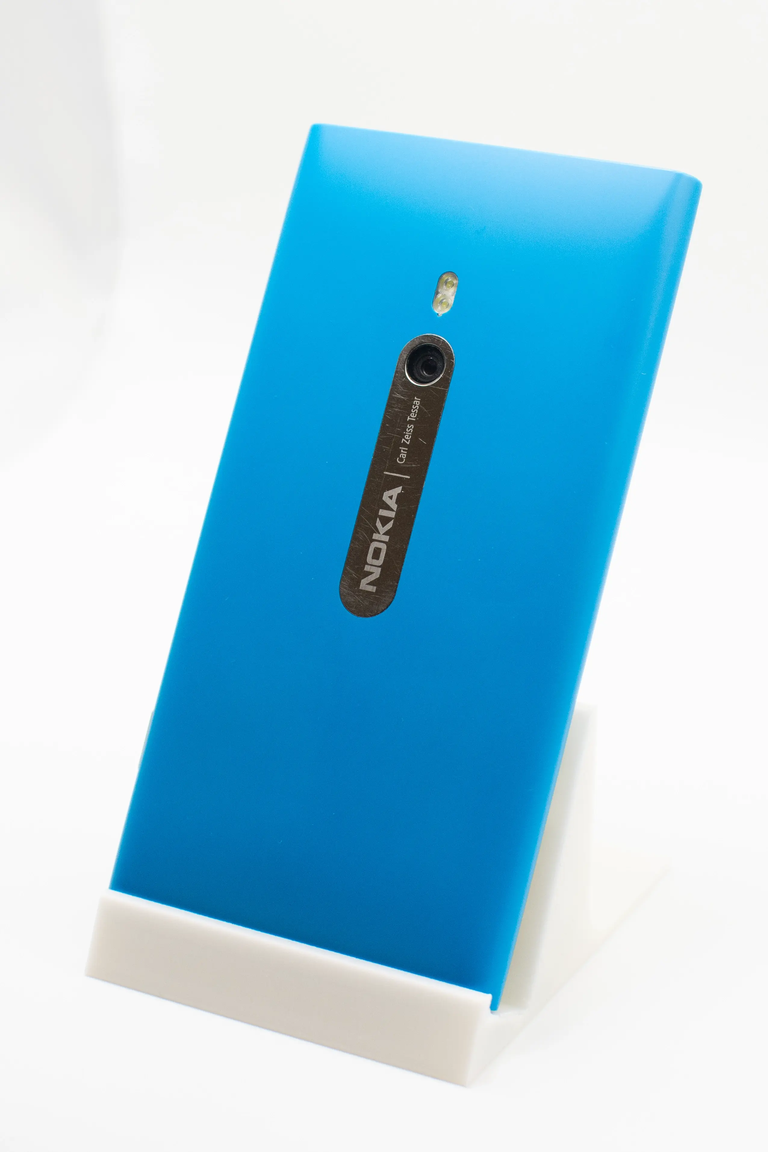 Nokia Lumia 800 — фото 2